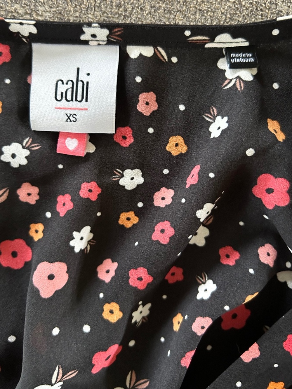 🎃CAbi Floral Print Top - Picture 10 of 12